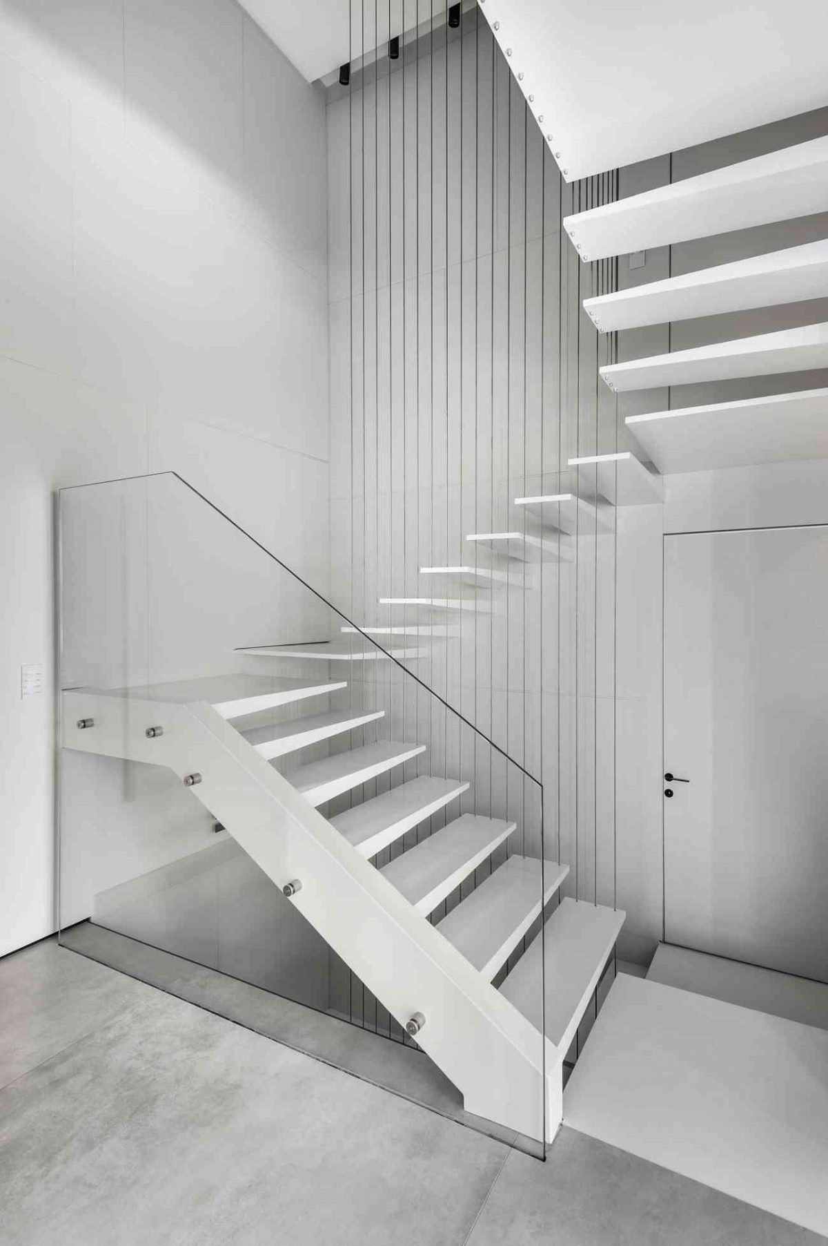 Simoene Architects Ltd – Central Israel תאורת גרם המדרגות בעיצוב של קמחי דורי